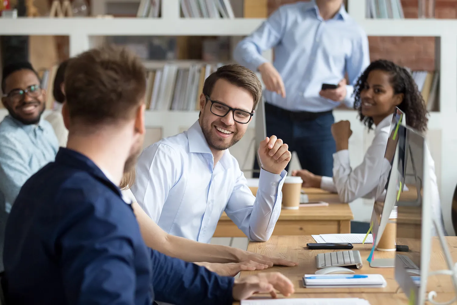 Professionnels qui collaborent